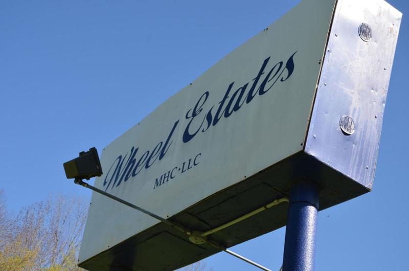 wheel estates signpost